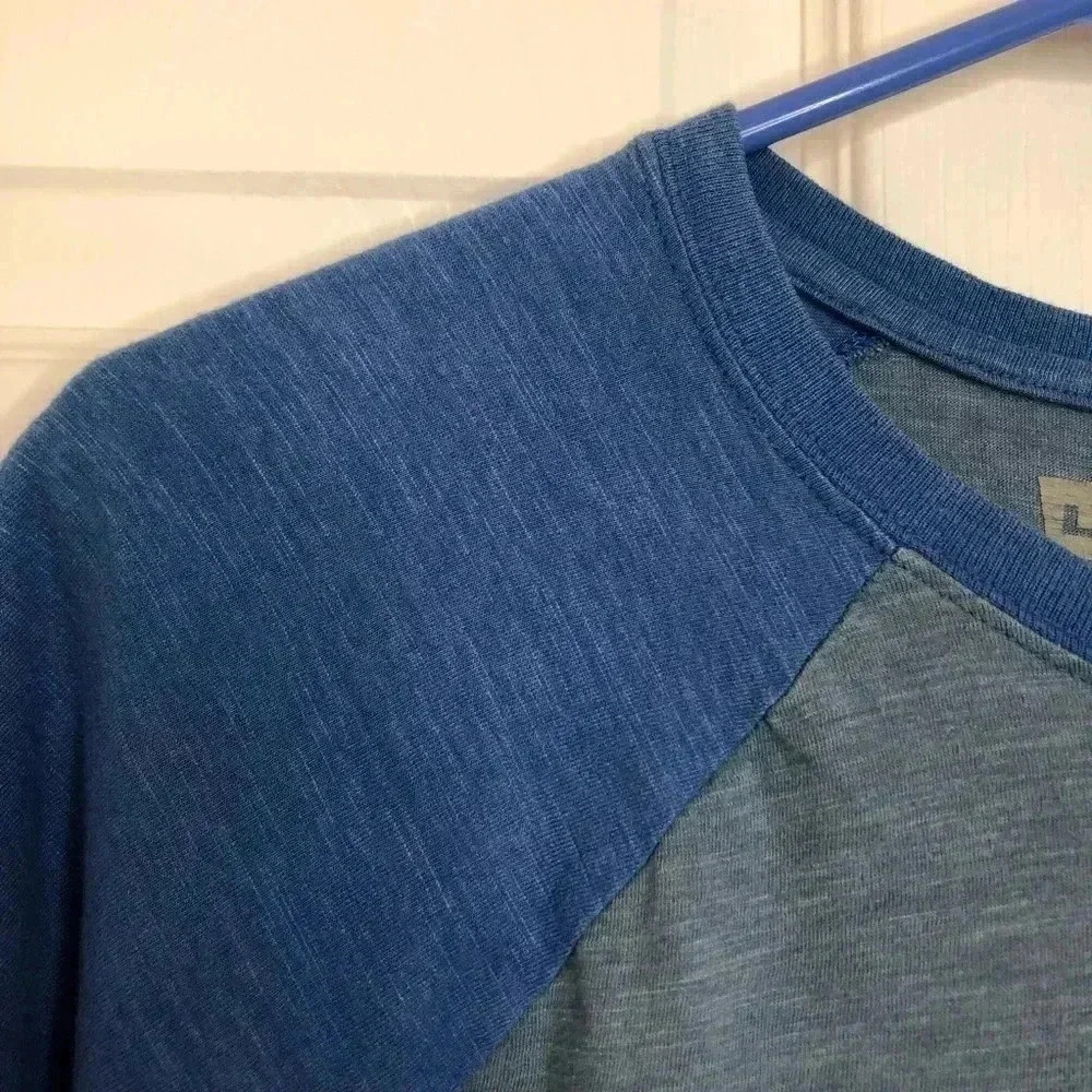Levi’s  T-Shirt Grey/Blue Front Pocket Size Medium - Picture 6 of 16
